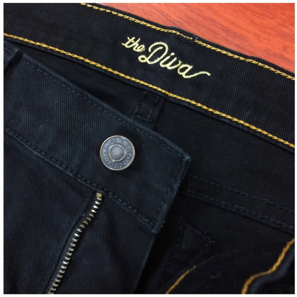 SALE Old Navy The DIVA Jean Black 98% Cotton Size 6 Regular Like New Condition